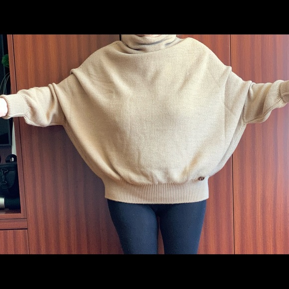 GUCCI Rear 100% Wool Sweater with wood LOGO GG on side.Hard to find. s M - Picture 16 of 16